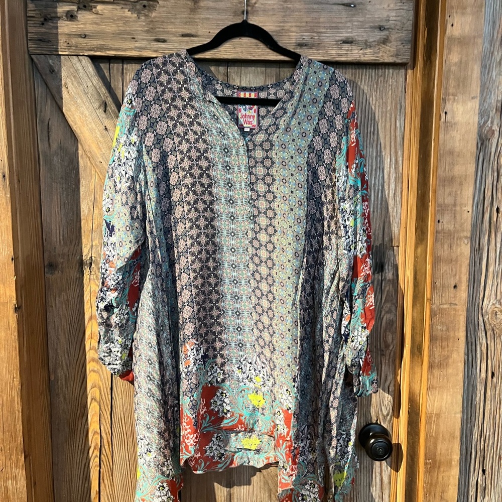 Silk pattern Johnny Was tunic